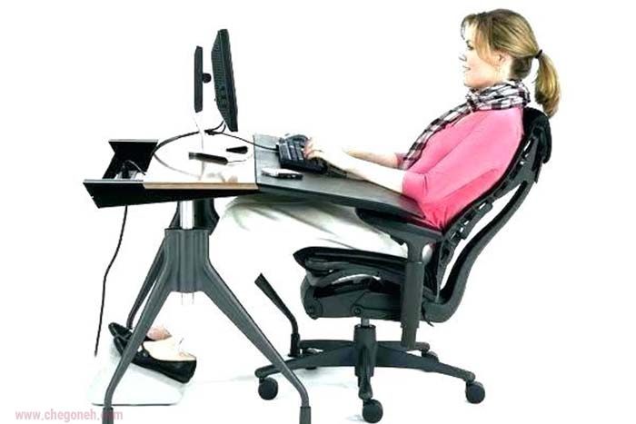 روش صحیح نشستن پشت میز کامپیوتر-شیب کیبورد